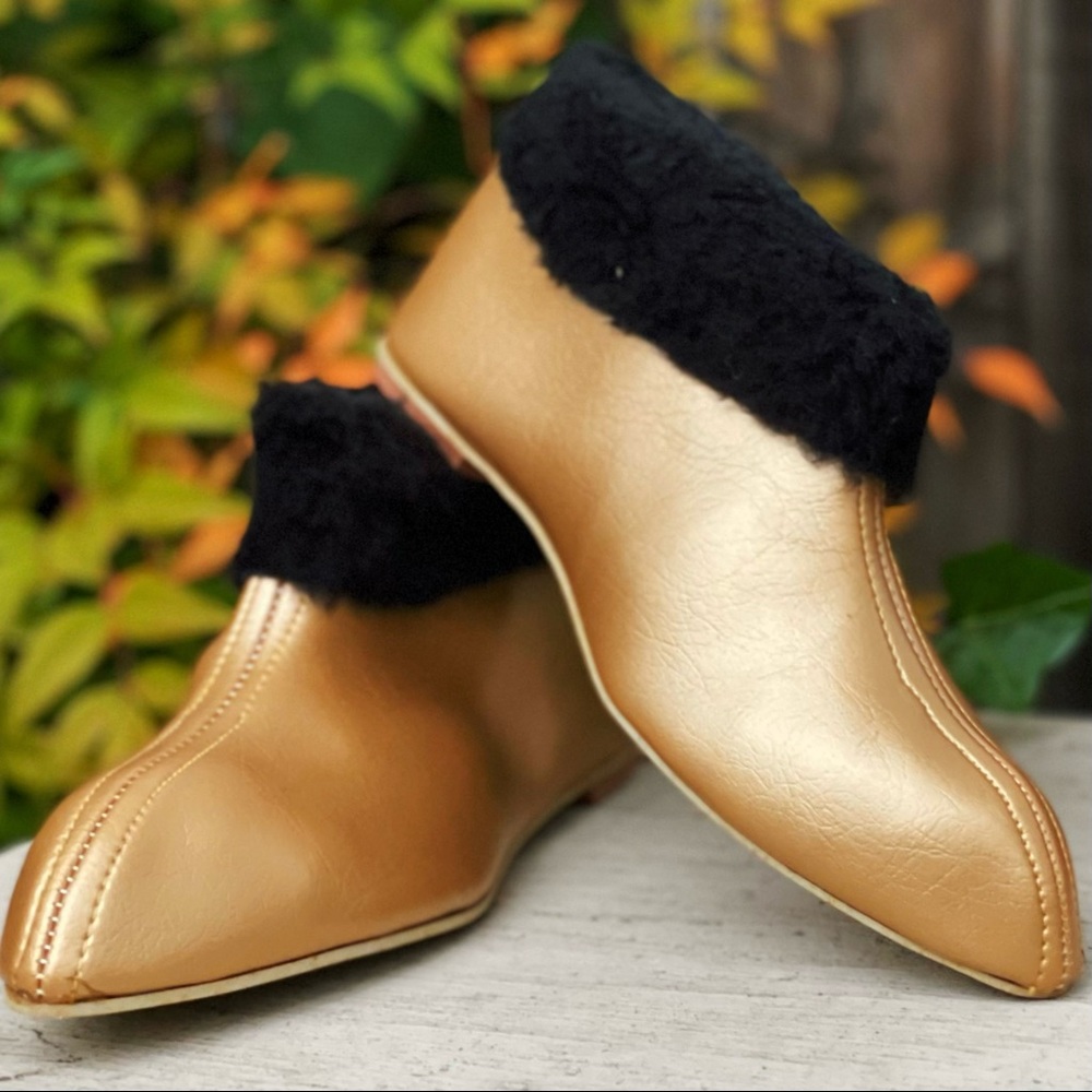 RARE 1960s Metallic Gold Faux Fur Trimmed Genie Boudoir Booties/Slippers